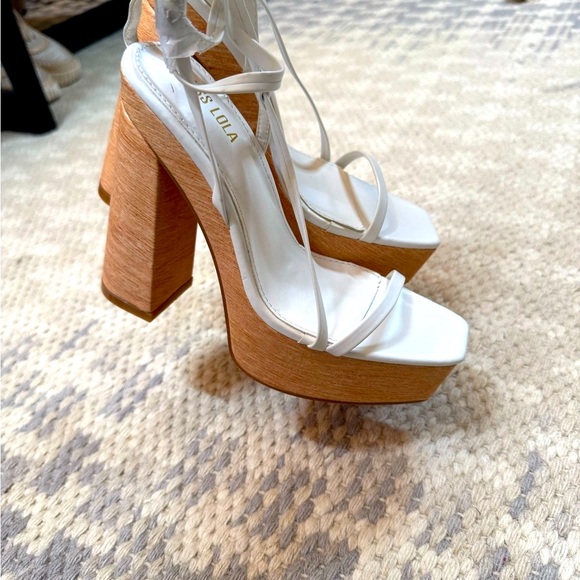 Retro White Strappy Platform Heels sz7.5 - Picture 1 of 6